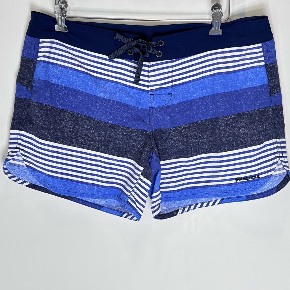 Patagonia Women’s Nylon Outdoor Active Swim Shorts Blue Stripes  Size 8 C38
